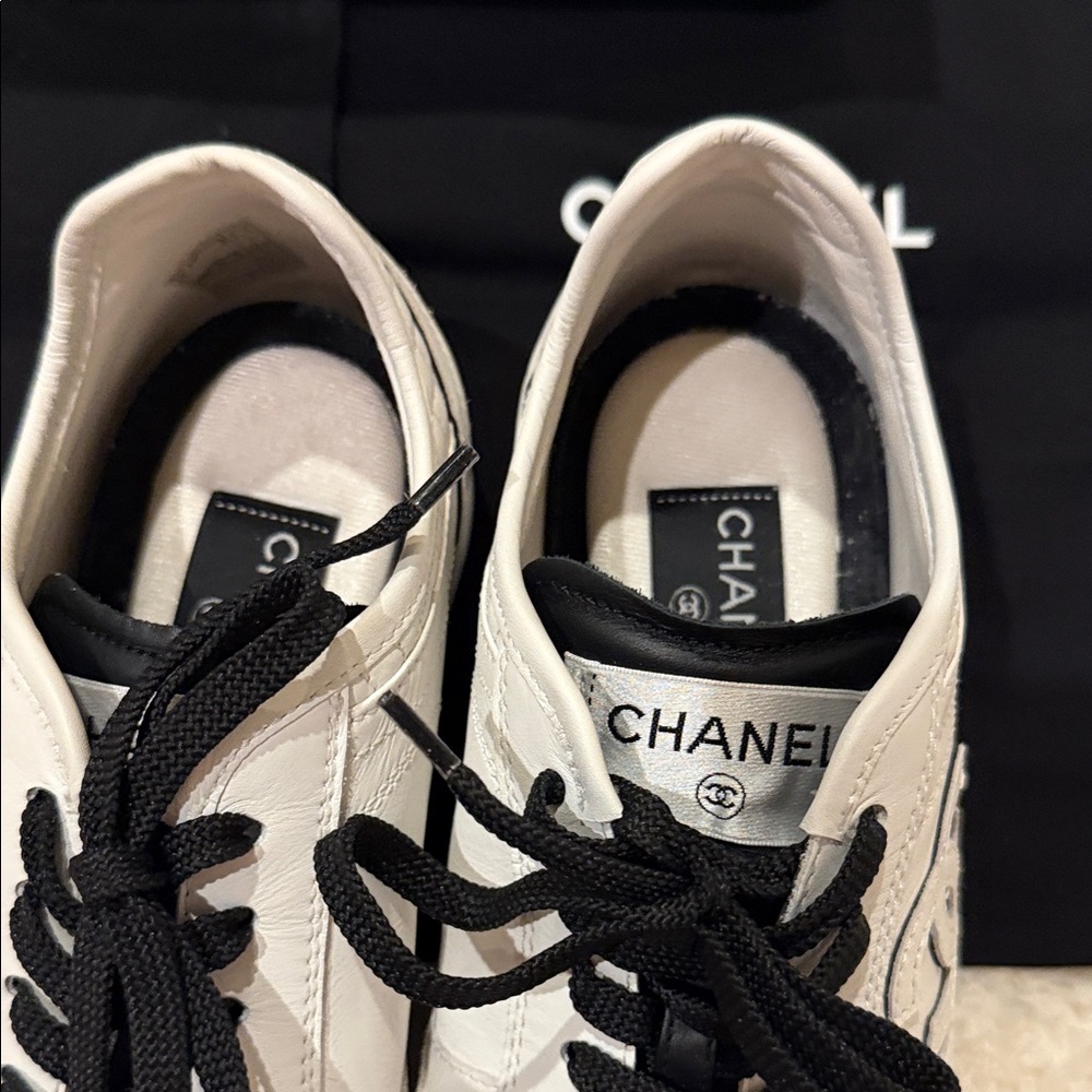 Chanel White Sneakers women’s 40… - Picture 13 of 13